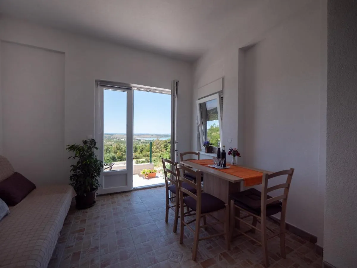Apartments Tri Mora Razanac Croatia
