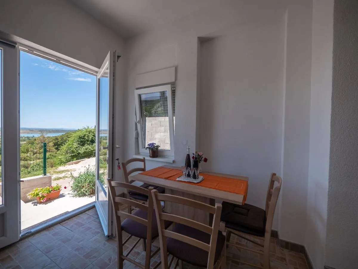 Apartments Tri Mora Razanac