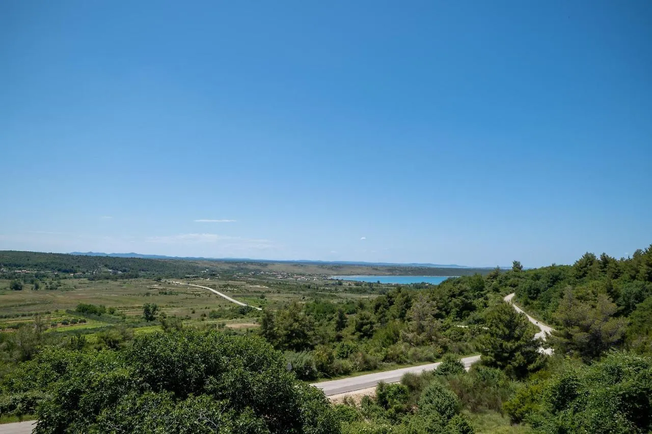 Apartments Tri Mora Razanac 0*,