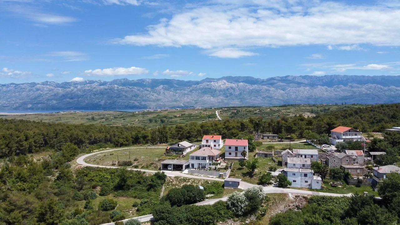 Apartments Tri Mora Razanac