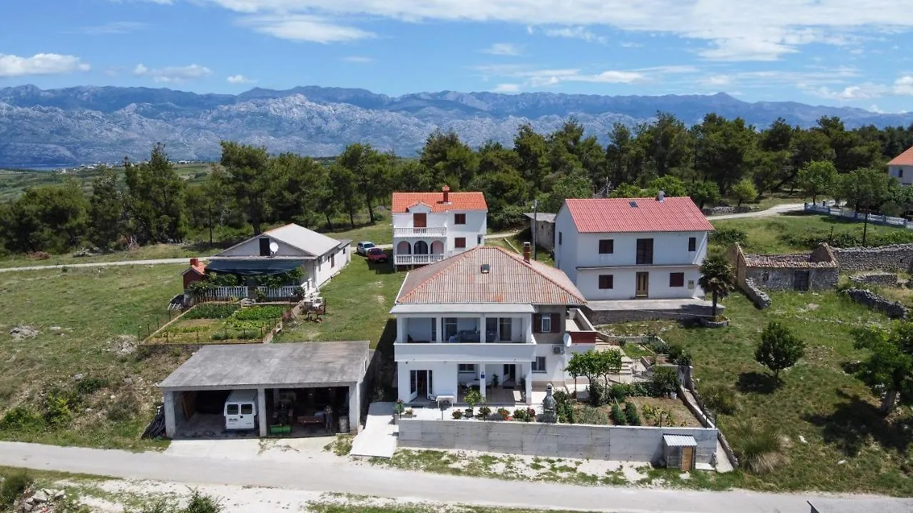 Apartments Tri Mora Razanac Croatia