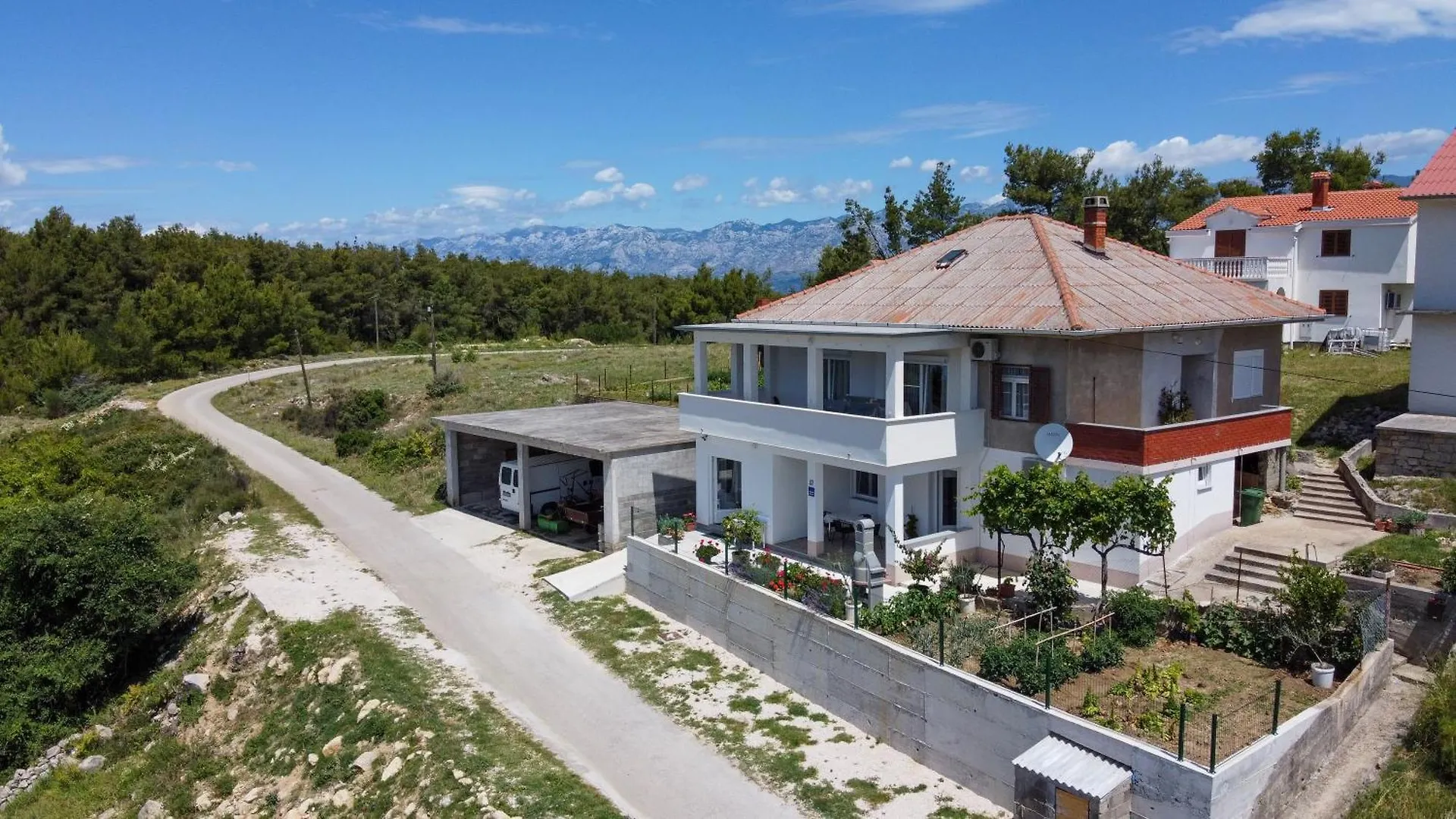 Apartments Tri Mora Razanac