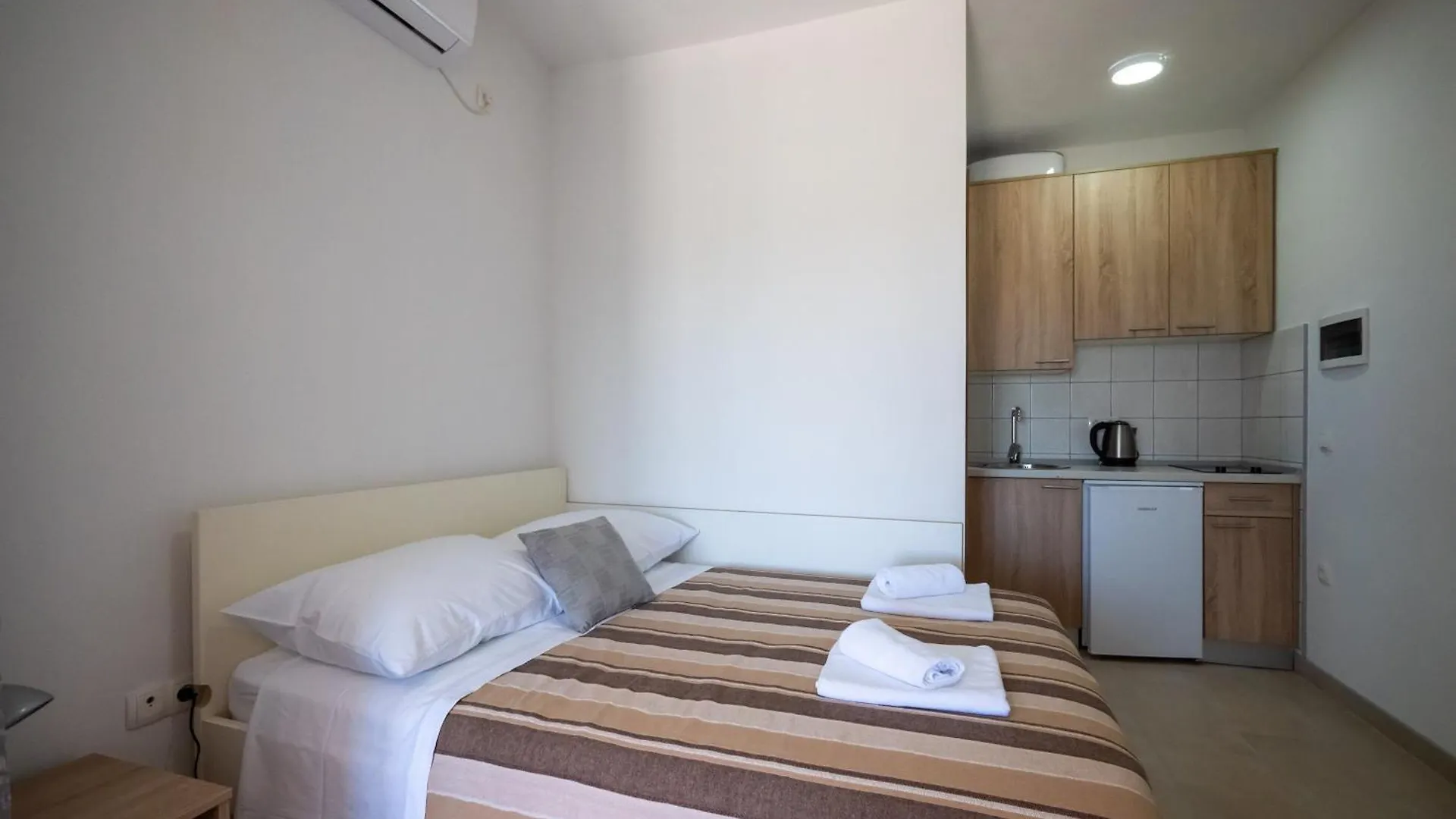 Apartments Tri Mora Razanac
