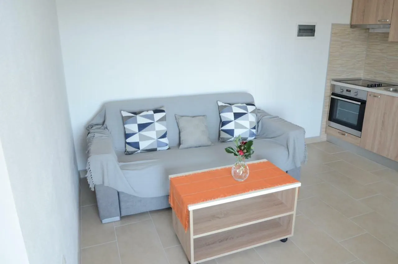 Apartments Tri Mora Razanac