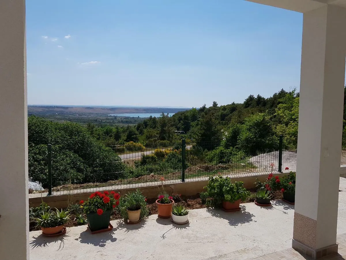 Apartments Tri Mora Razanac